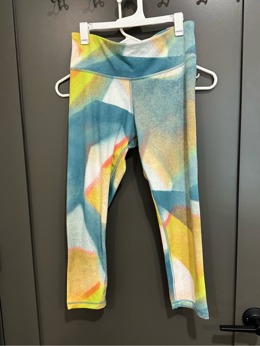 Reebok Multicolor Abstract Print Leggings - Blue, Yellow, Cream